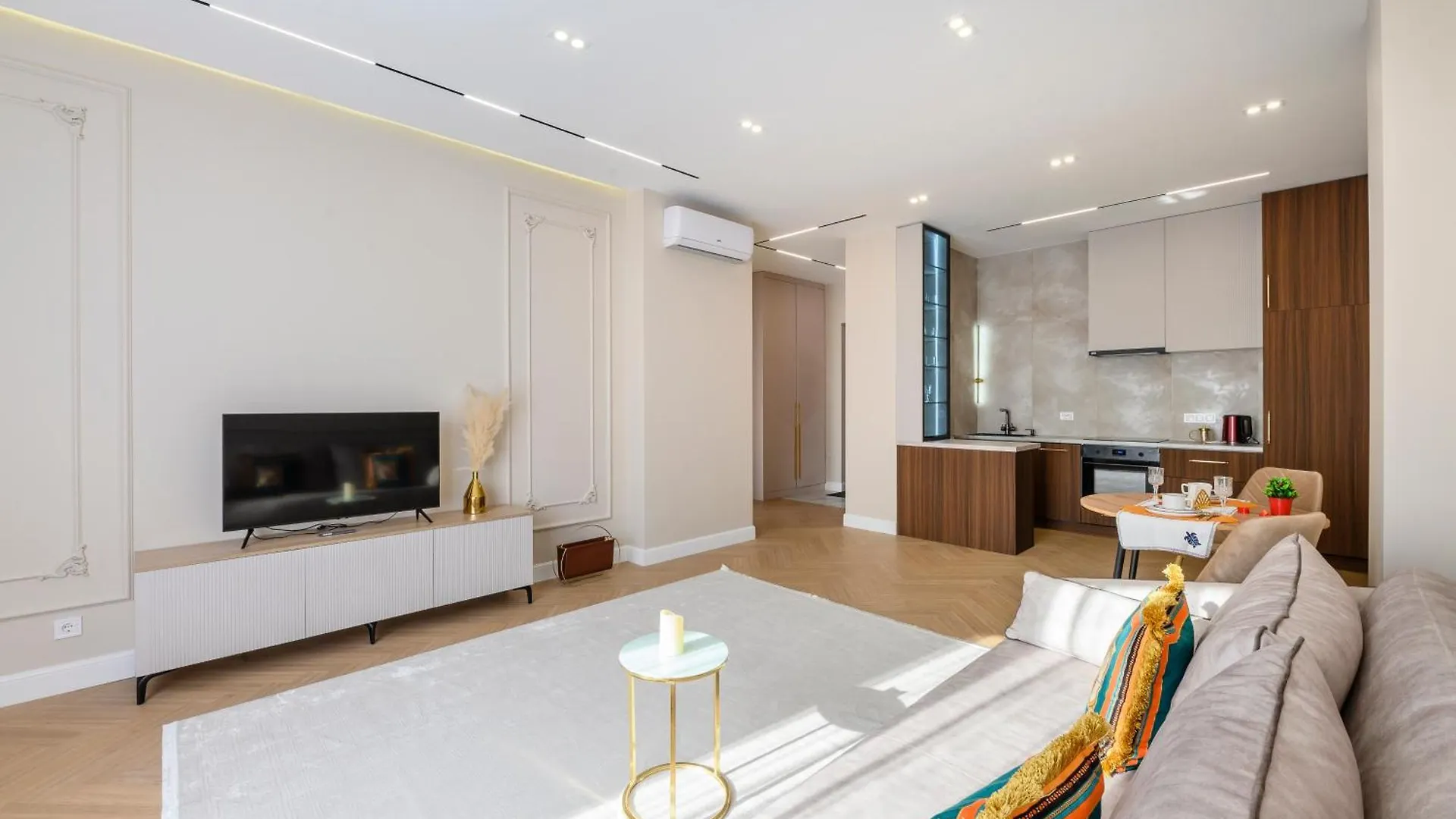 Ближе К Солнцу Apartment Almaty